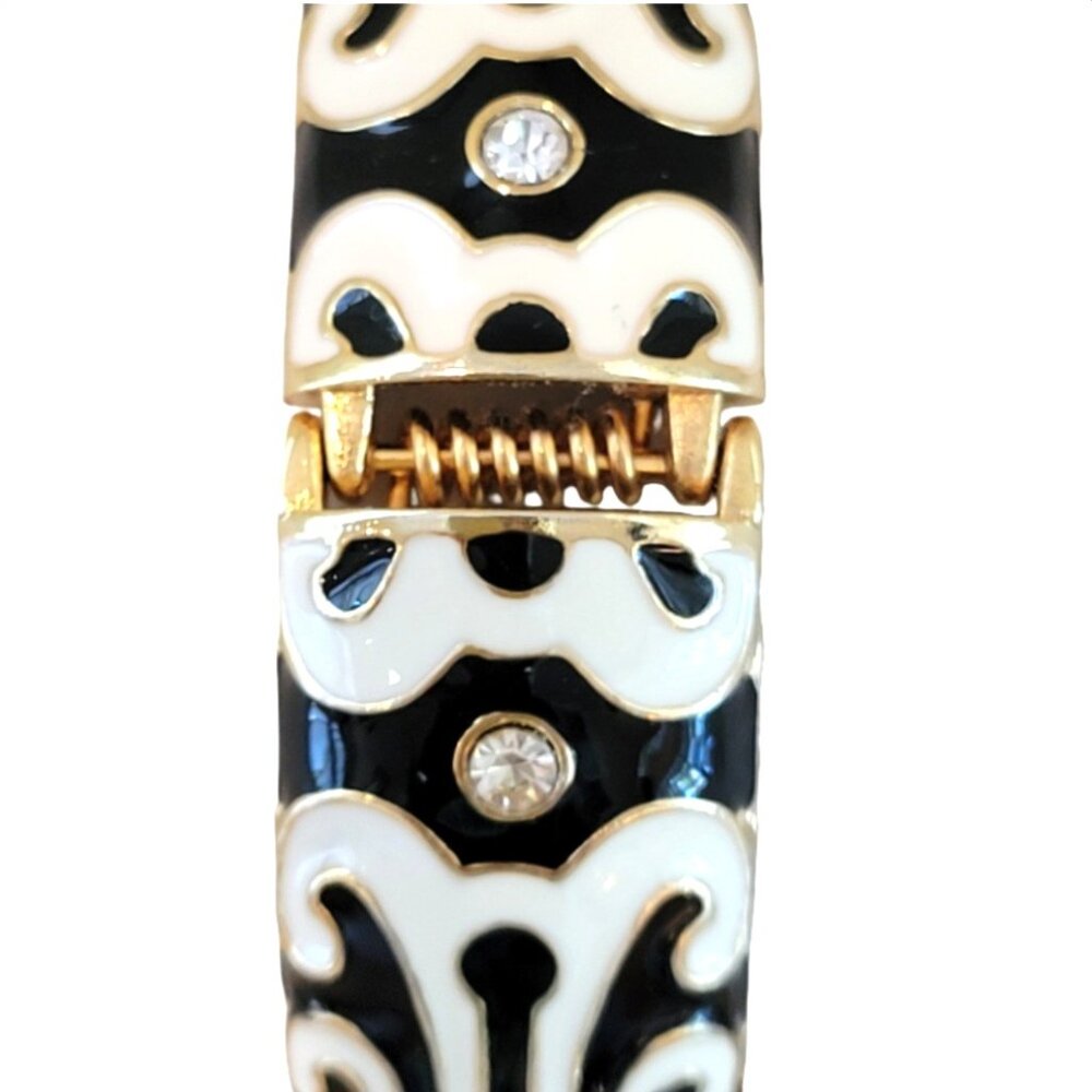 Beautiful Vintage-Inspired Black & White Enamel Bangle Bracelet - Picture 6 of 7